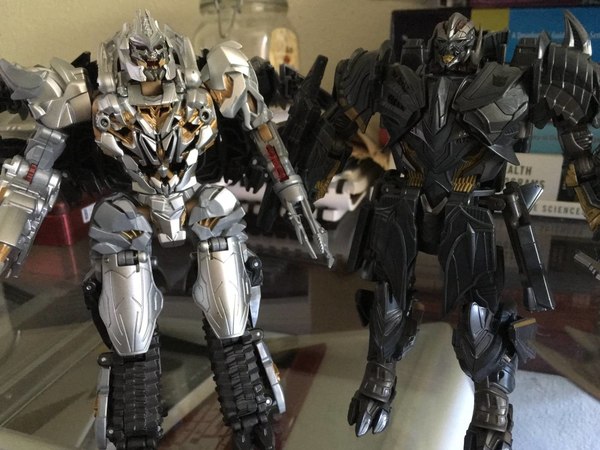 The Last Knight Voyager Megatron Transformation Demo Video And In Hand Gallery 17 (17 of 20)